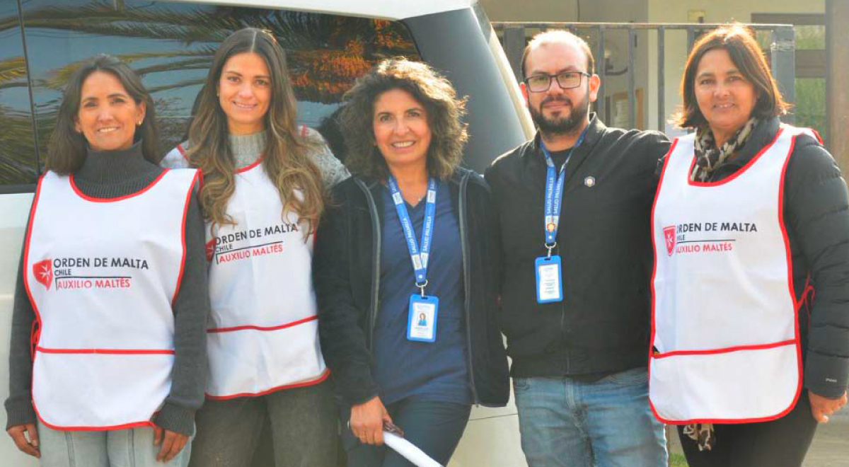  Fundación Medicina y Educación Solidaria, junto a Fundación Auxilio Maltés y el Cesfam  La Placilla encabezaron atenciones médicas en especialidades como traumatología, medicina general y neurología, entre otros.