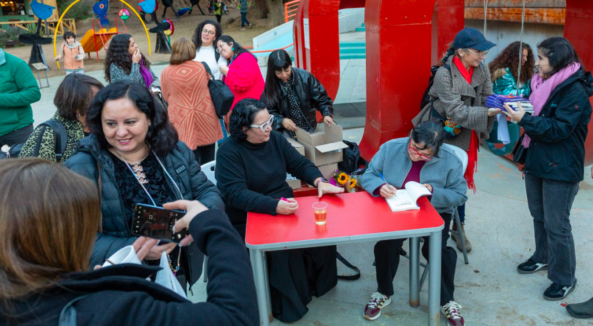  No éramos nosotras, era el mundo es el libro escrito por Chantal Garay Soto y Gabriela Verdugo Weinberger que reúne los relatos de ocho mujeres autistas que crían hijos autistas, [&hellip;]